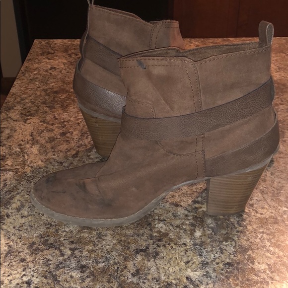 Brown old navy booties - Picture 2 of 2